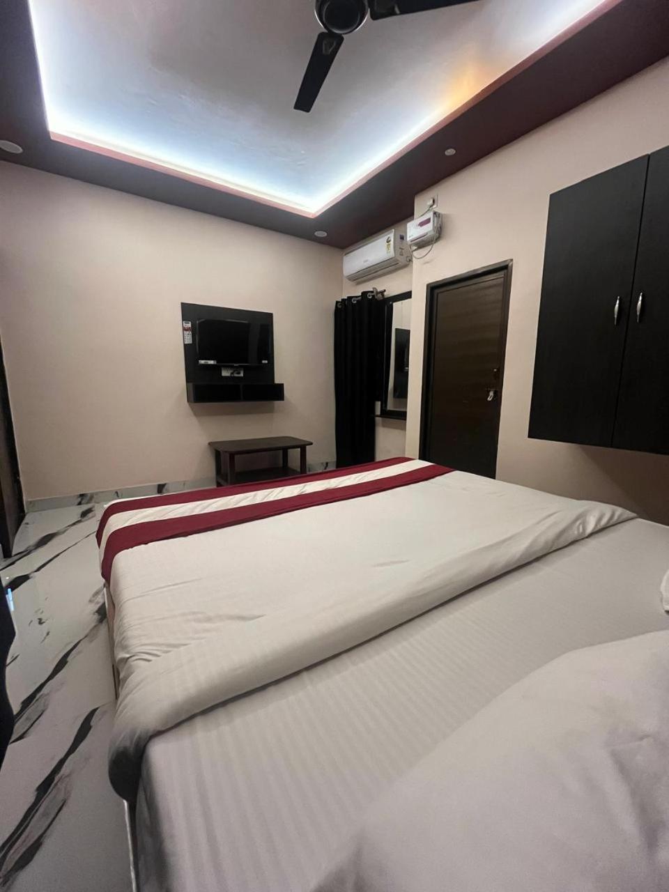 Hotel Shiv Mangalam Near Kashi Vishwanath Tample - Varanasi — Photos 3